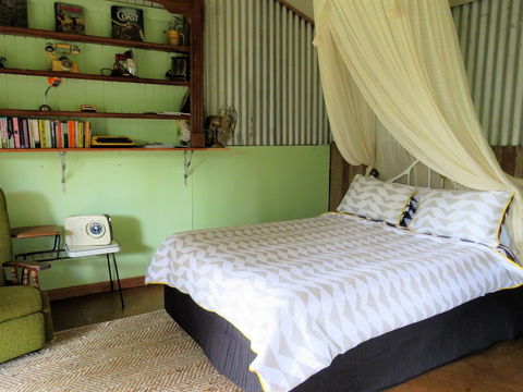 Fig Tree Retro Studio - Getaway Accommodation 4