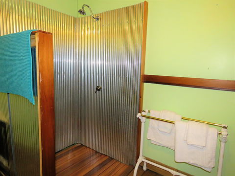 Fig Tree Retro Studio - Getaway Accommodation 9