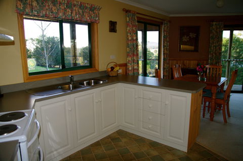 Viewenmore Villa Bed & Breakfast - Getaway Accommodation 2