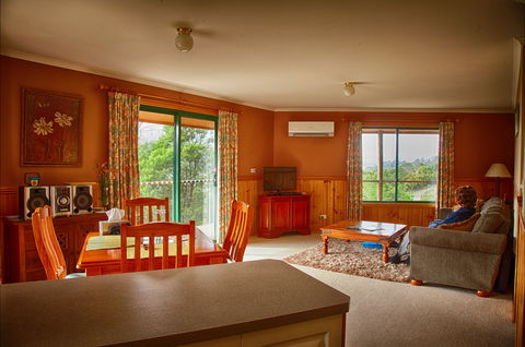 Viewenmore Villa Bed & Breakfast - Getaway Accommodation 3