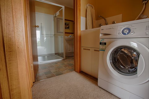 Viewenmore Villa Bed & Breakfast - Getaway Accommodation 5