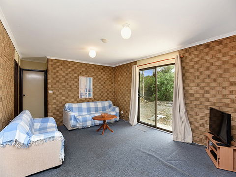 10 Breaker Court - Getaway Accommodation 1