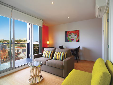 Oaks Melbourne South Yarra Suites - Getaway Accommodation 0