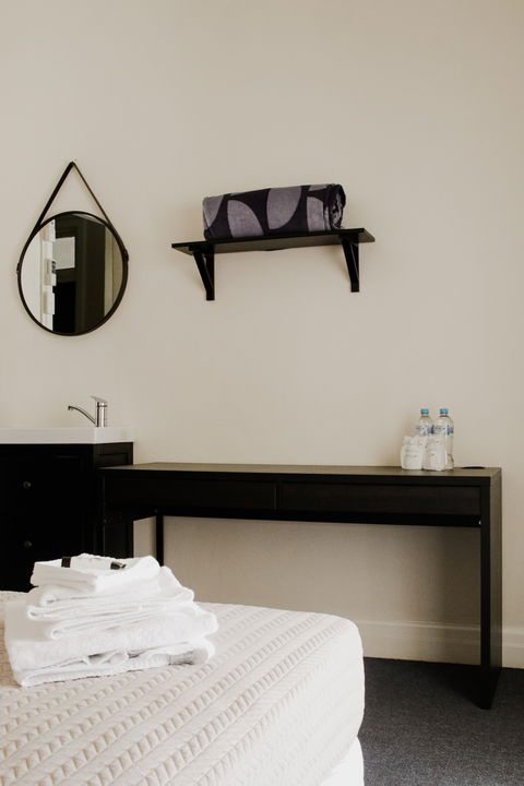 The Australian Hotel Motel - Getaway Accommodation 9