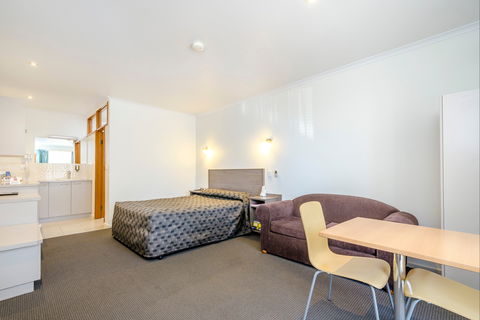 Werribee Motel & Apartments - Getaway Accommodation 1