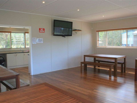 Lake Conjola Waterfront Holiday Park - Getaway Accommodation 1