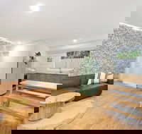 Sunset Beach - Surfside - Getaway Accommodation