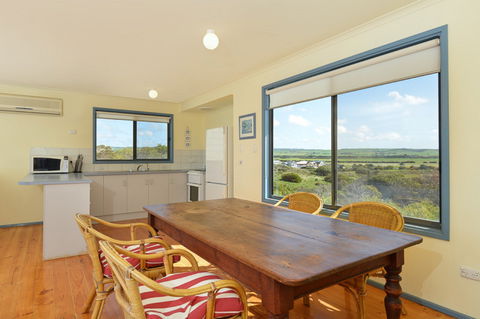 122 Newell Ave - Getaway Accommodation 1