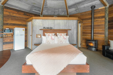 Eagle View Escape - Getaway Accommodation 2