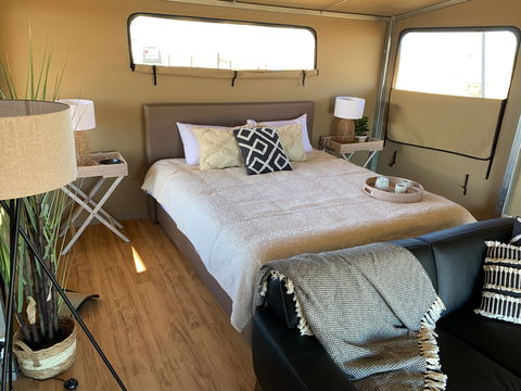 Mitchell Grass Retreat - Getaway Accommodation 1