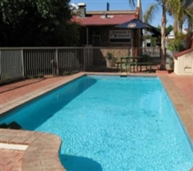 Old Willyama Motor Inn - Getaway Accommodation 0