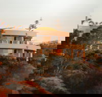 Cliff House Beachfront Villas - Getaway Accommodation
