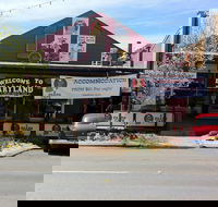 4  Bears Cafe - Getaway Accommodation