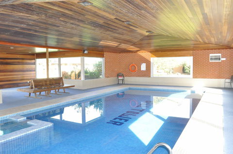 Bell Tower Inn - Getaway Accommodation 1