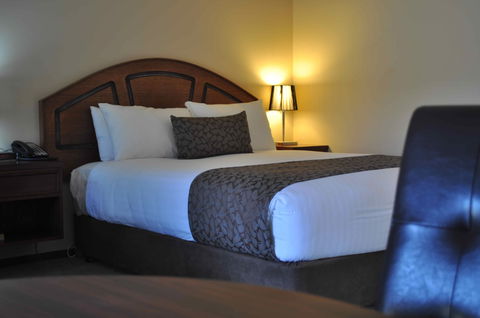 Bell Tower Inn - Getaway Accommodation 2