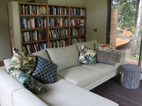 Bowker Beach House - Getaway Accommodation 2