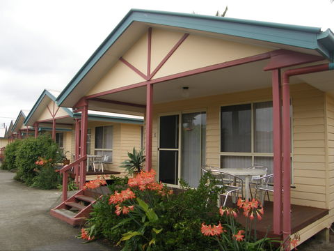 Dolphin Sands Holiday Villas - Getaway Accommodation 0