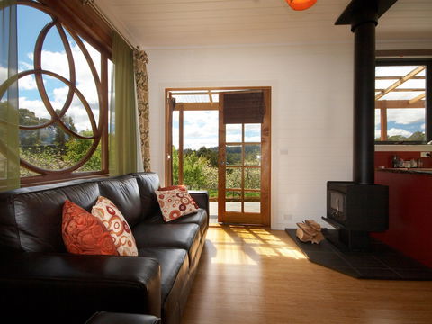 Elvenhome Farm Cottage - Getaway Accommodation 0