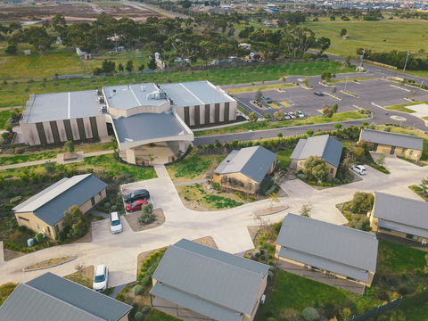 Quality Suites Seasons 5 Resort - Getaway Accommodation 0