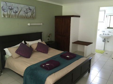 Sinclairs Country Retreat - Getaway Accommodation 0
