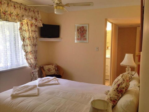 Curtis Falls Mountain Retreat - Getaway Accommodation 6