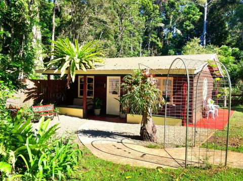 Curtis Falls Mountain Retreat - Getaway Accommodation 7