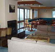 Trackers Mountain Lodge - Getaway Accommodation