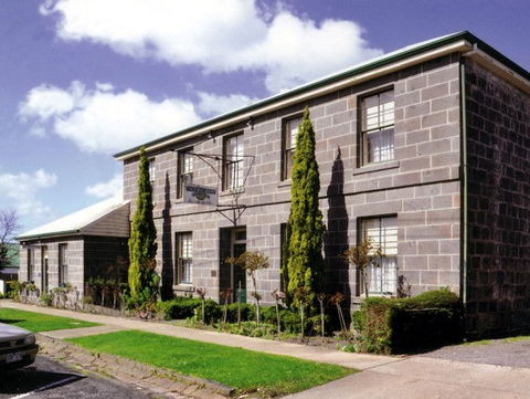 Victoria House Portland - Getaway Accommodation 0