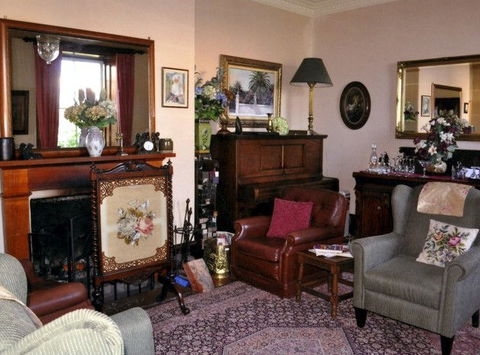 Victoria House Portland - Getaway Accommodation 3
