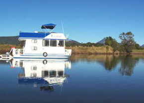 Tweed River House Boats - Getaway Accommodation 3