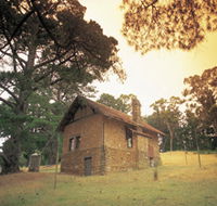 Heysen - The Cedars - Getaway Accommodation