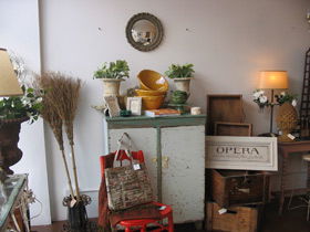 SavvyShopTours - Getaway Accommodation 0