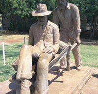 Russian Jack Memorial - Getaway Accommodation