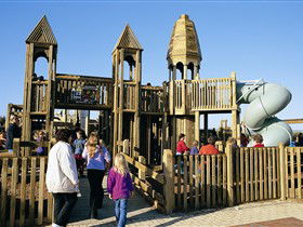 Jubilee Park Adventure Playground - Getaway Accommodation 0