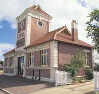 Merredin Town Hall - Getaway Accommodation