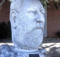 Sir John Forrest Monument - Getaway Accommodation