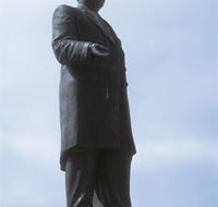 Piesse Memorial Statue - Getaway Accommodation