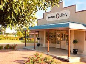 Peter Franz Fine Art Gallery - Getaway Accommodation 0