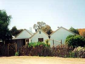 Miners Cottage And Garden - Getaway Accommodation 0