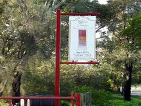 Shea Oak Log SA Getaway Accommodation
