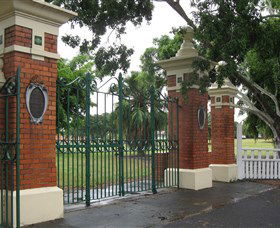 Yeronga Memorial Park - Getaway Accommodation 0