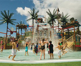 Wet 'n' Wild Water World - Getaway Accommodation 0