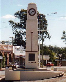 Goomeri War Memorial Clock - Getaway Accommodation 0