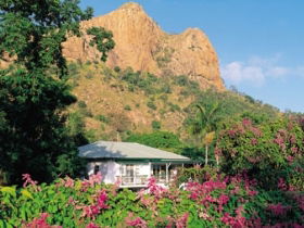 Castle Hill - Getaway Accommodation 0