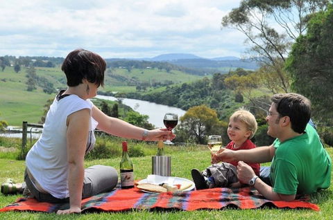 Nicholson River Winery - Getaway Accommodation 8