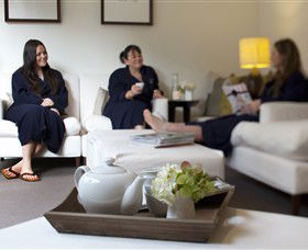 Natskin Day Spa Retreat - Getaway Accommodation 0