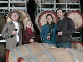 Lambert Estate Wines - Getaway Accommodation 2