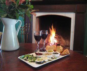 Ambermere Inn - EST 1845 - Getaway Accommodation 0