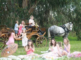 Classic Carriage Drives - Getaway Accommodation 1