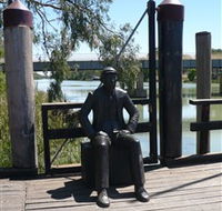 Captain John Egge Statue - Getaway Accommodation
